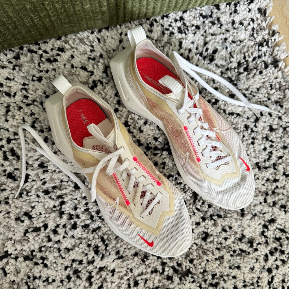 Nike Women's Vista Lite Running Trainers/Sneakers Shoes - Size 9 - Like New